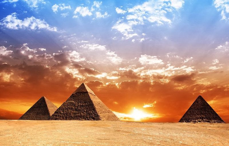 Знаменитую пирамиду Хеопса закроют на ремонт