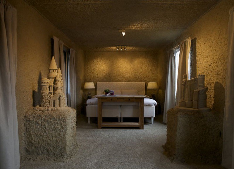 В Нидерландах открыли первый в мире отель из песка