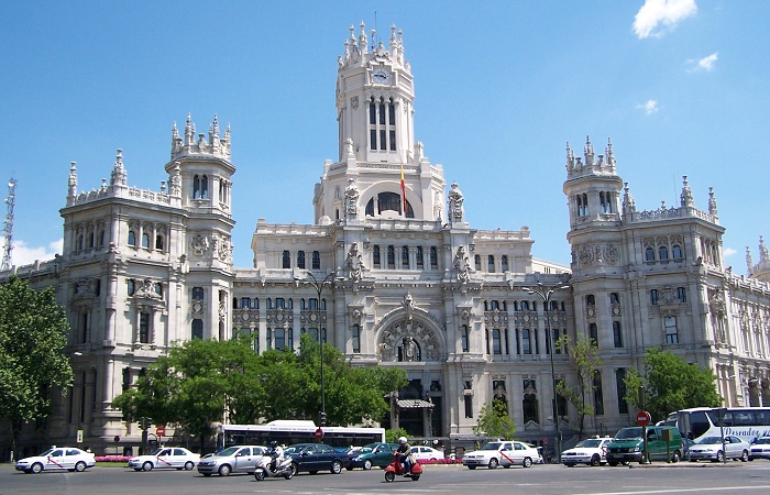 В Мадриде можно совершить экскурсии на роликах и велосипедах